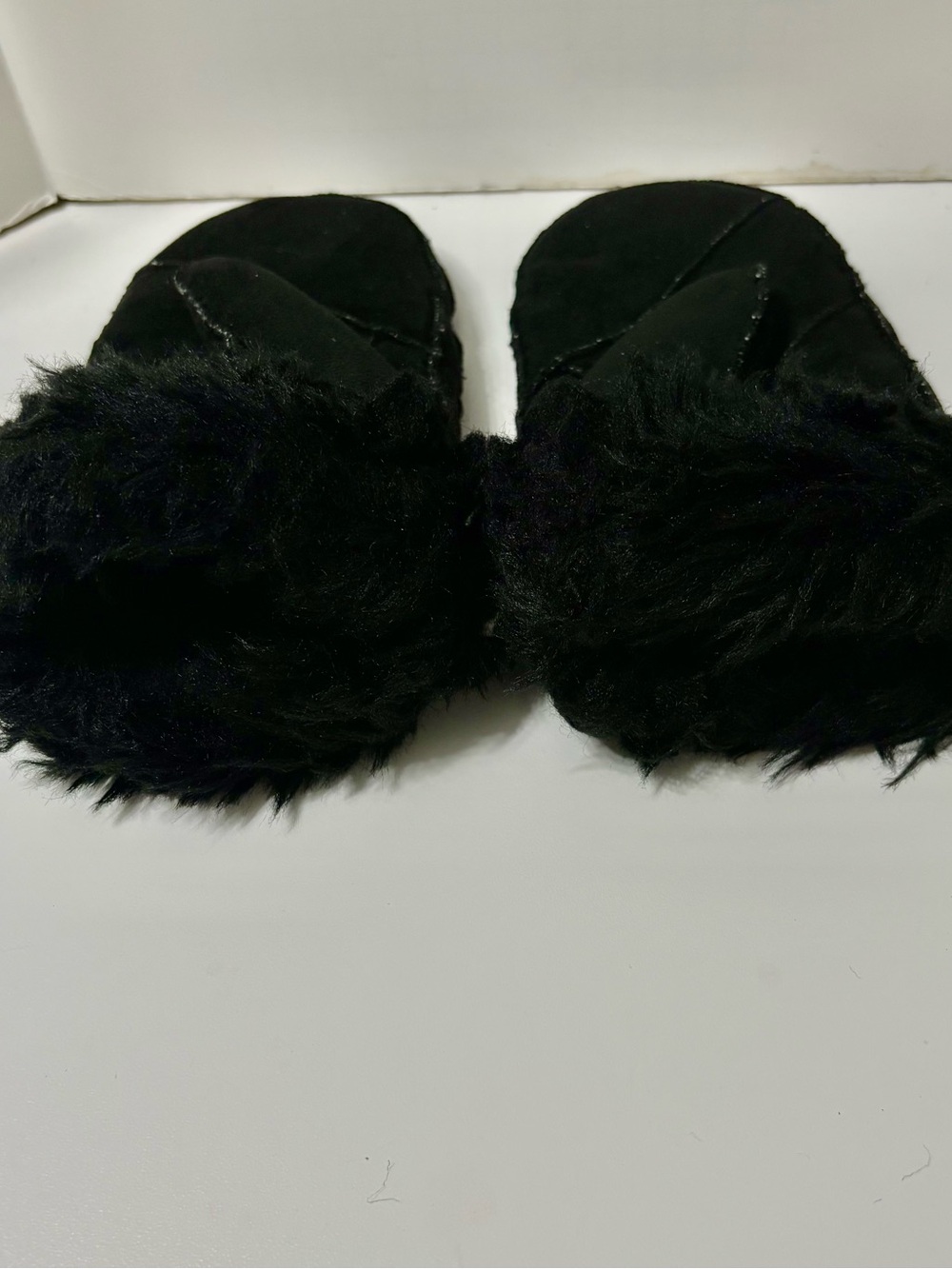 Women’s Black Faux Fur Mittens
Outside is Suede-Like Fabric